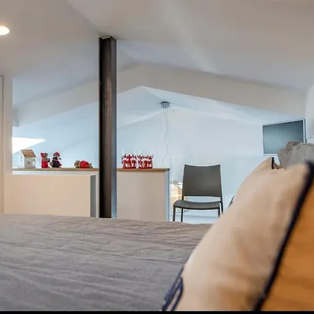 Deluxe With Mezzanine Apartment *